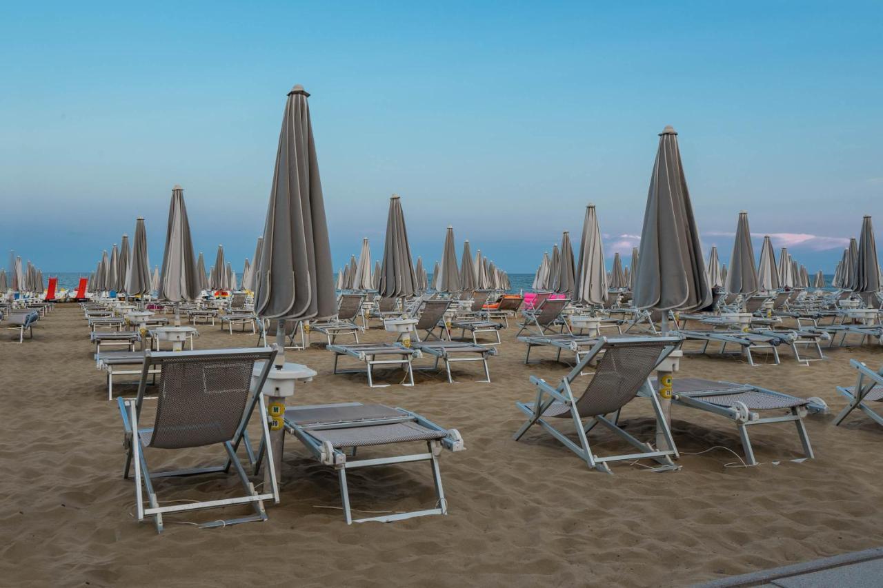 Hotel Delaville Frontemare Lido di Jesolo Ngoại thất bức ảnh