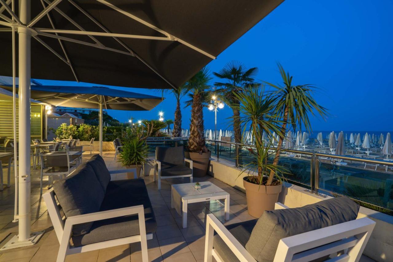 Hotel Delaville Frontemare Lido di Jesolo Ngoại thất bức ảnh